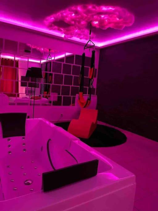 شقة Courcouronnes  في Jeu De Regards - Jacuzzi/Balneo المظهر الخارجي الصورة